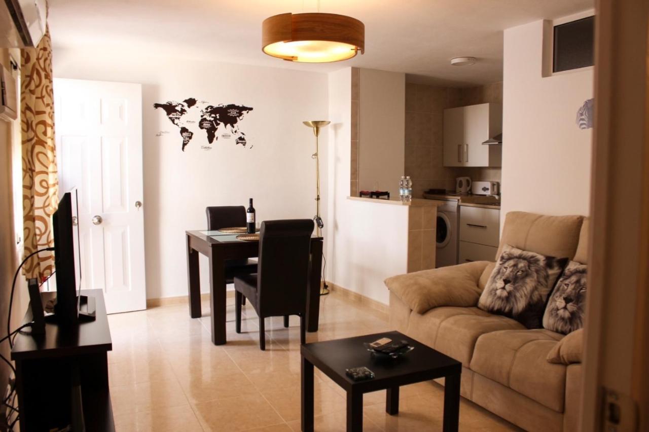 בנאלמדנה Apartamentos La Mar Chica מראה חיצוני תמונה
