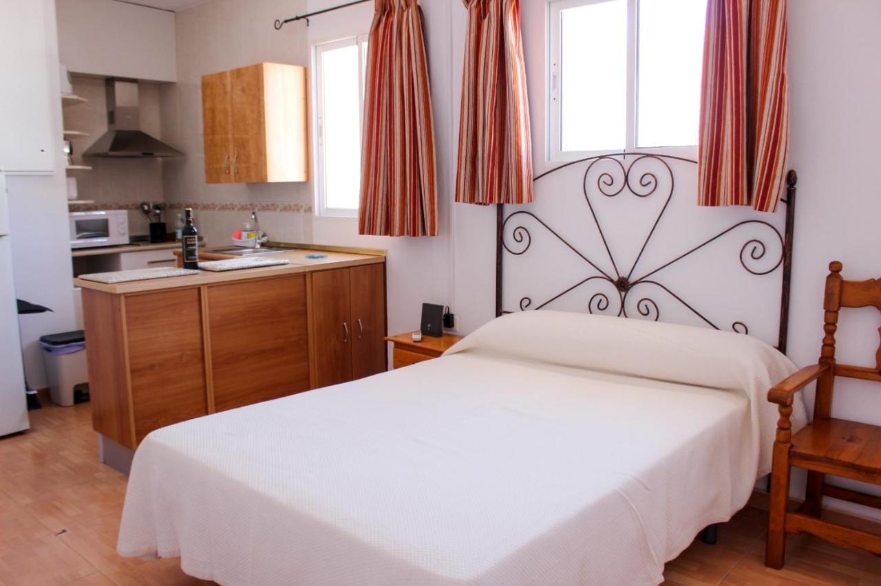 בנאלמדנה Apartamentos La Mar Chica מראה חיצוני תמונה